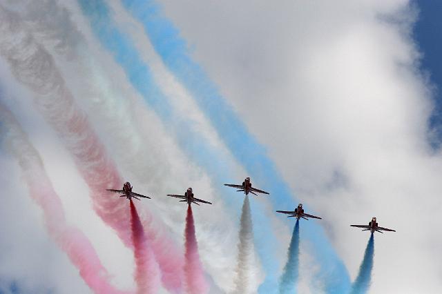 130 Red Arrows - RAF.JPG